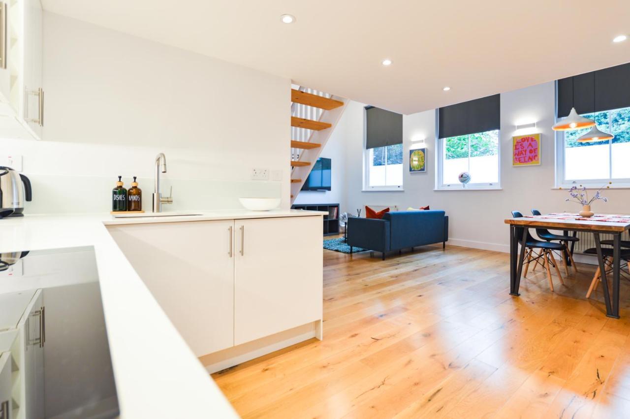 Spacious West Hampstead Apartment With Mezzanine Bedroom By Concept Apartments ロンドン エクステリア 写真